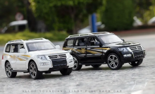 Модель автомобиля PAJERO 4, два цвета