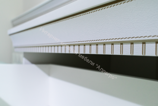 Комод 40.06 Эльмира, Белый/Белая кожа патина