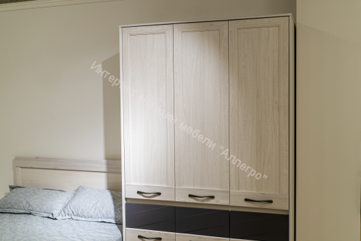 Шкаф комбинированный 45.03 Лиана (3-х дв.), Ясень анкор светлый/Ясень графит/Патина