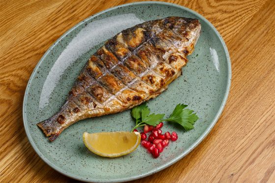 Дорадо на сковороде