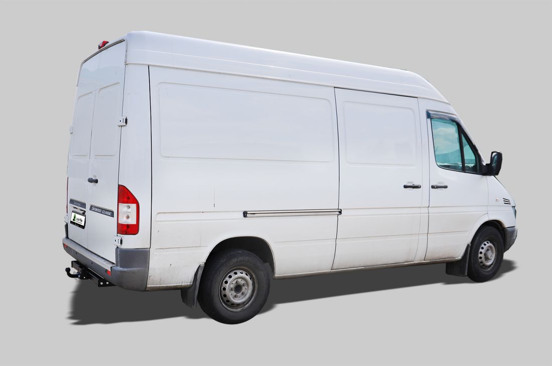 ТСУ для Mercedes Sprinter Classic (909, база 3,5 без ступеньки) 2013-2020 без снятия и выреза бампера. Тип шара: F. Нагрузки: 2000/100 кг, масса фарко