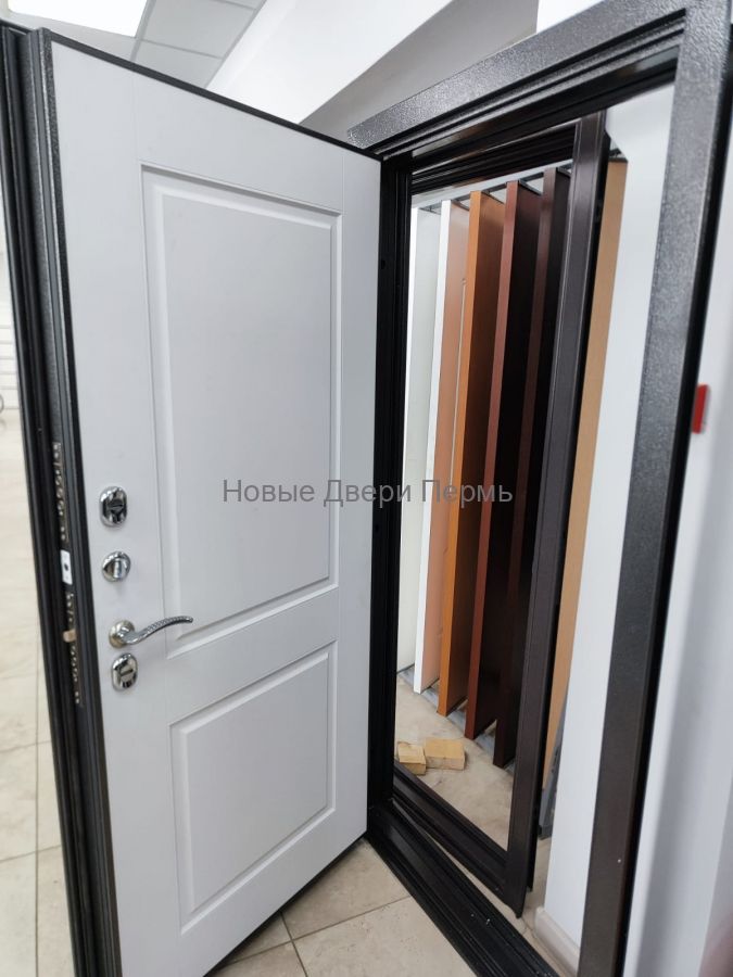 "МОНОЛИТ ТЕПЛО" Антик серебро/Белый софт   уличная дверь с терморазрывом в Перми