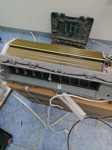 Бирюса B-12SIR/B-12SIQ инвертор Safari