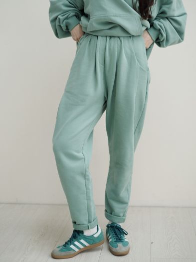 Брюки с защипами полынь