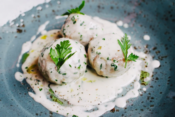 МИТБОЛЛ ИЗ ИНДЕЙКИ ПОД СОУСОМ ГОРГОНЗОЛА