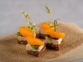 БАЛЫК ИЗ СВИНИНЫ С ПЕЧЕНОЙ ТЫКВОЙ НА ТЫКВЕННОМ ТОСТЕ