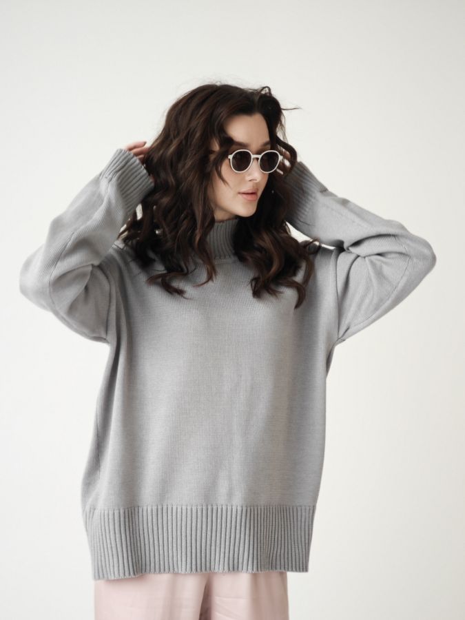 Свитер серый