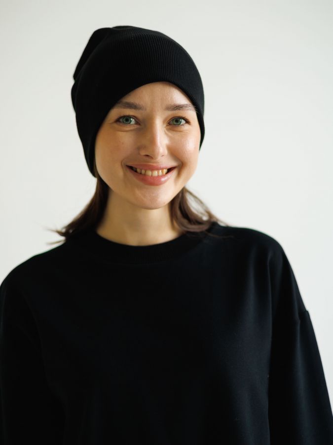 Шапка бини черная