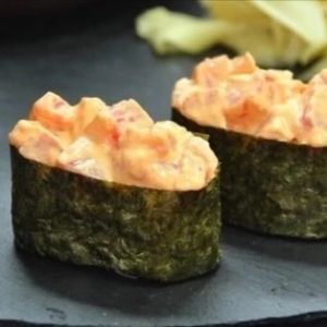 Острые суши Лосось 2 шт