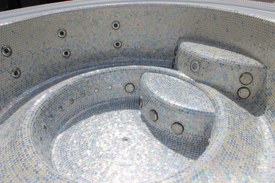 СПА бассейн с мозаикой Aquavia Oasis d250 см на шесть человек 250х250 ФОТО