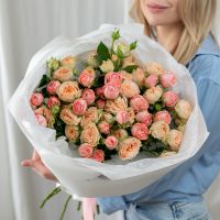 11 кустовых роз нежный микс