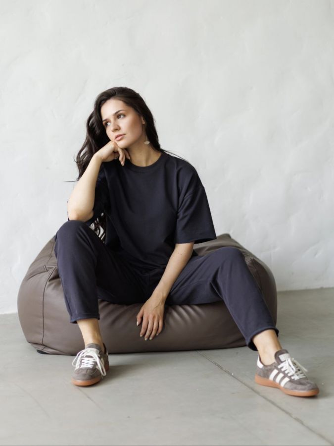 Брюки с защипами графит