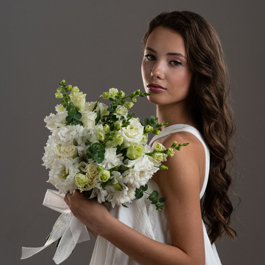 Букет невесты с белоснежной эустомой