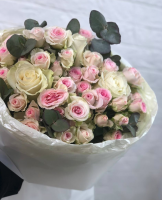 Букет из кустовой розы 50 см