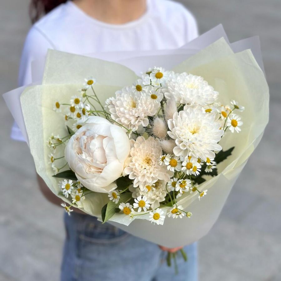 Белый летний букет
