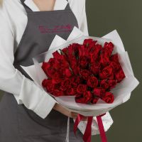 Розы красные 40 см в оформлении (от 15шт.)