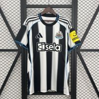 Домашняя форма Newcastle United 25/26