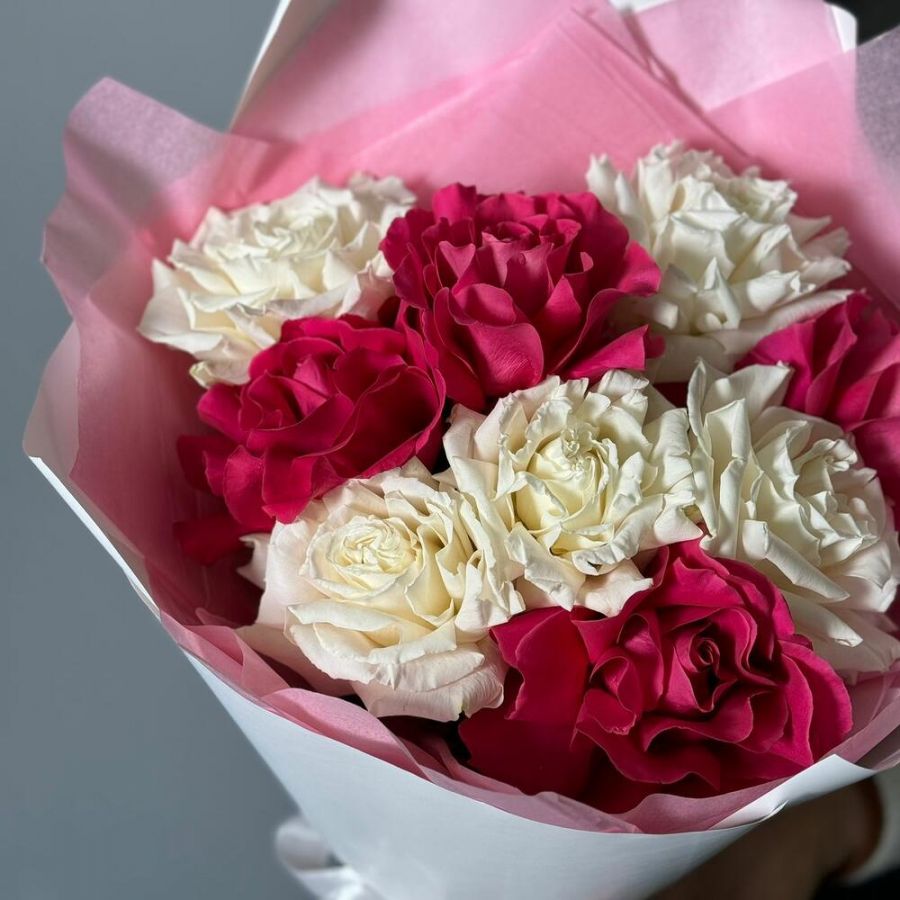 Яркий микс из французских роз