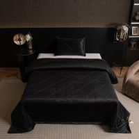 Велюровое покрывало в клетку OVL047