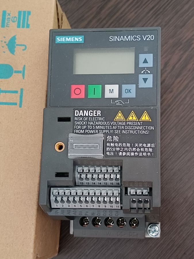 6SL3210-5BB13-7BV1 Преобразователь частоты Siemens 0,37 кВт