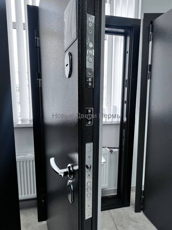 Уличная дверь Термо 110 с терморазрывом