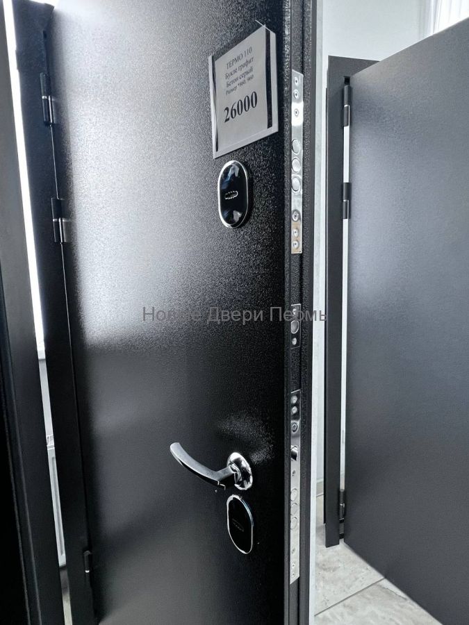 Уличная дверь Термо 110 с терморазрывом