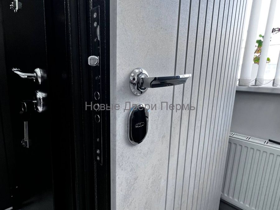 Уличная дверь Термо 110 с терморазрывом