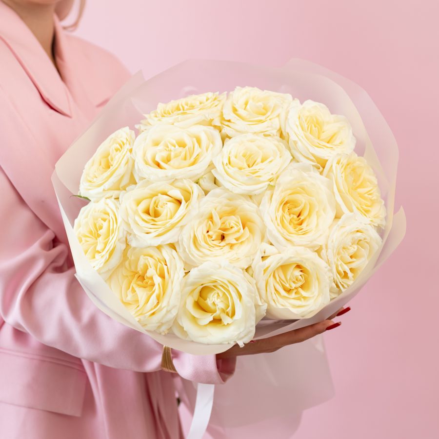 15 пионовидных роз (сорт Кендл Лайт)