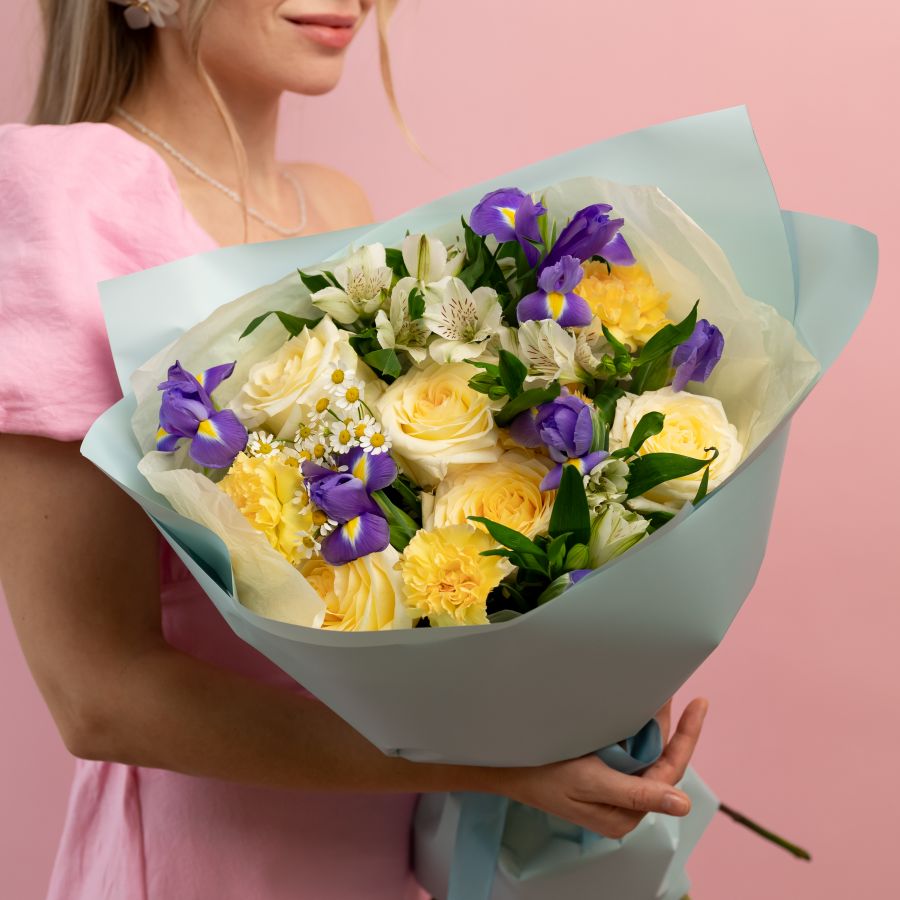 Букет с ирисами