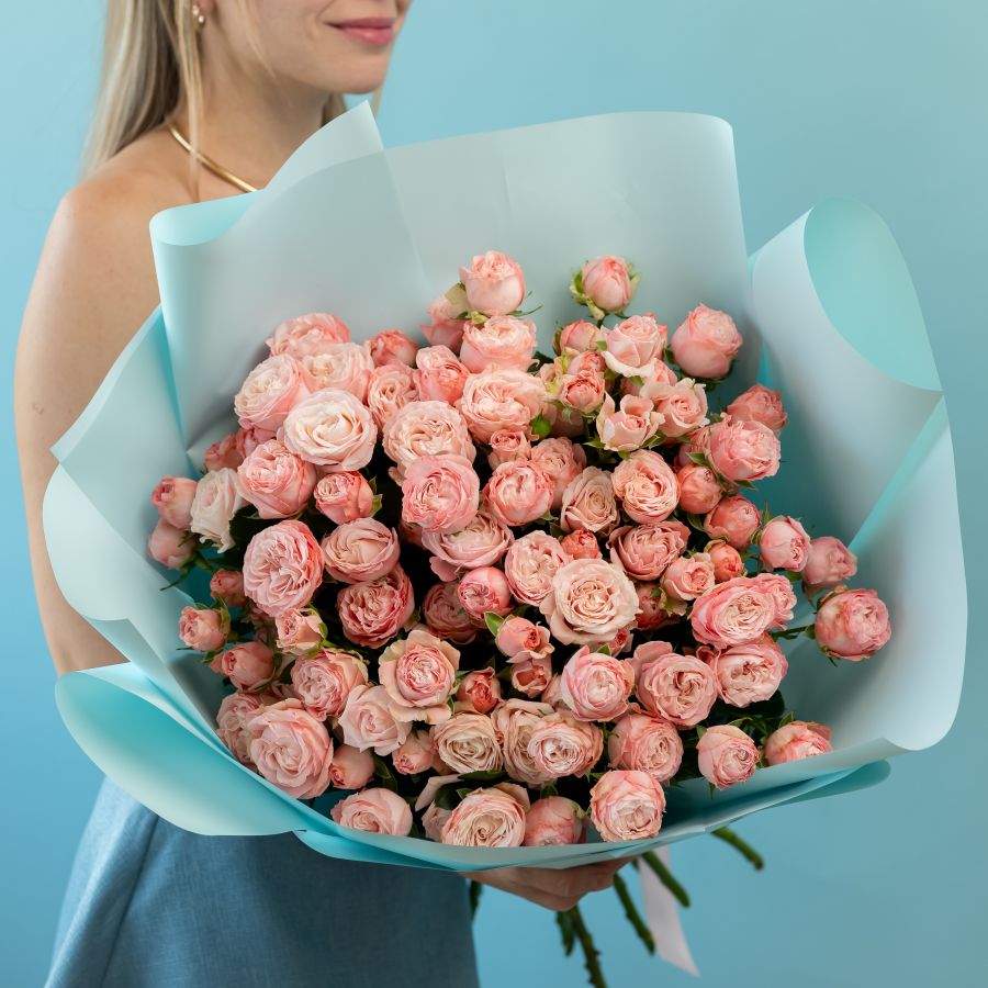 Кустовая пионовидная нежная роза 25 шт