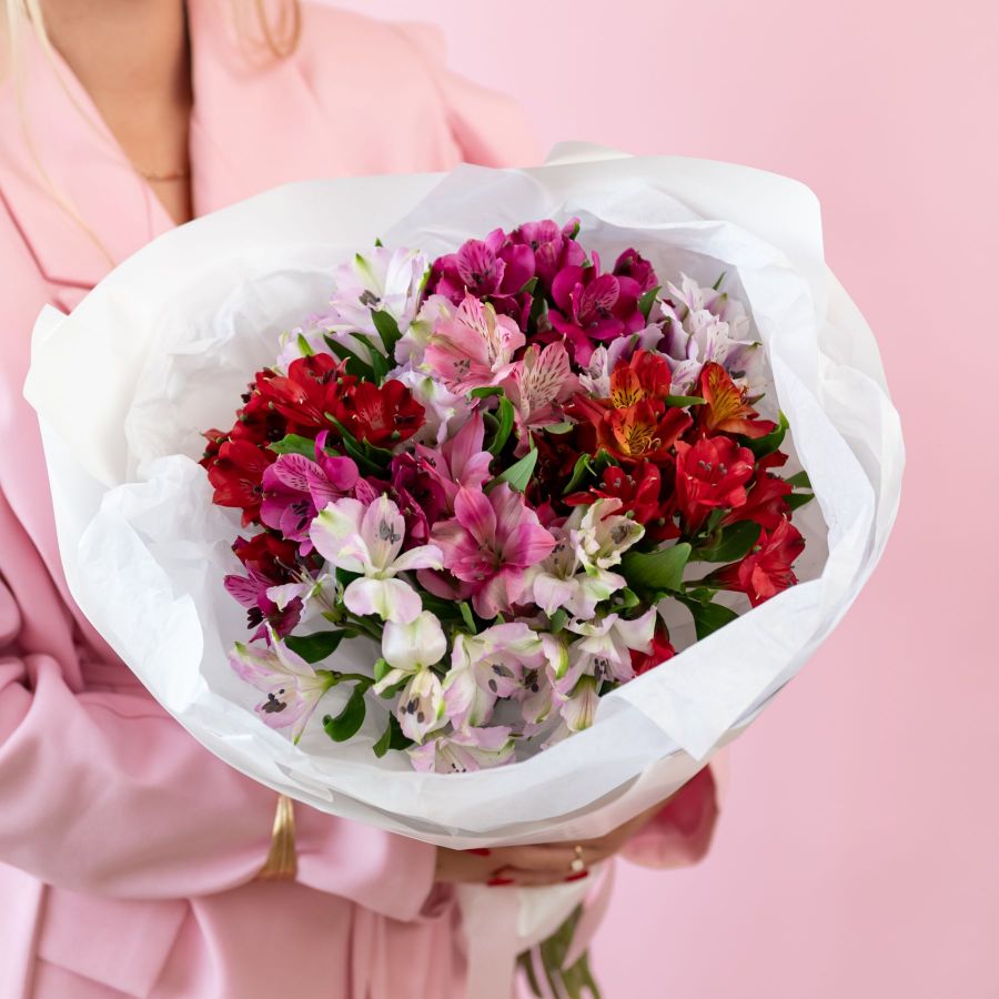 Альстромерия в упаковке с тишью от 7 шт