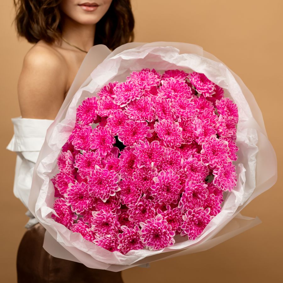 15 ярко-розовых хризантем