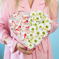 Коробочка сердце с ромашками и рафаэлло