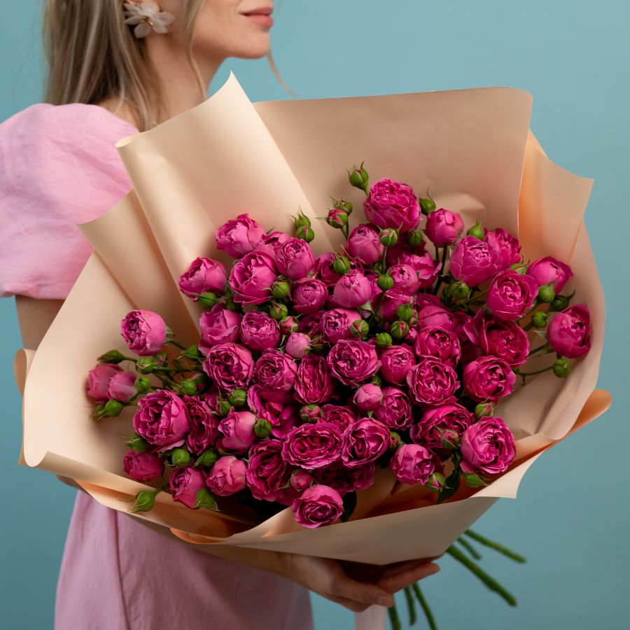 15 кустовых роз сорт Мисти Баблз