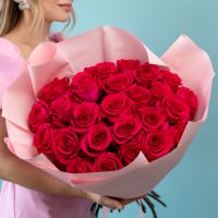 25 розовых роз