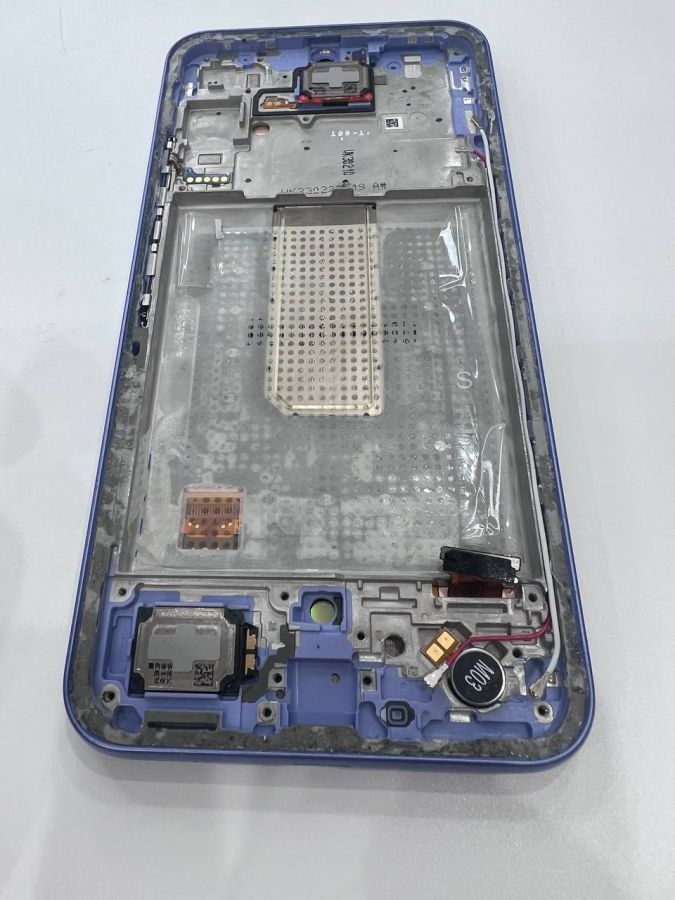Samsung Galaxy A34 дисплей оригинал в рамке с разбора мелкие потертости голубая рамка