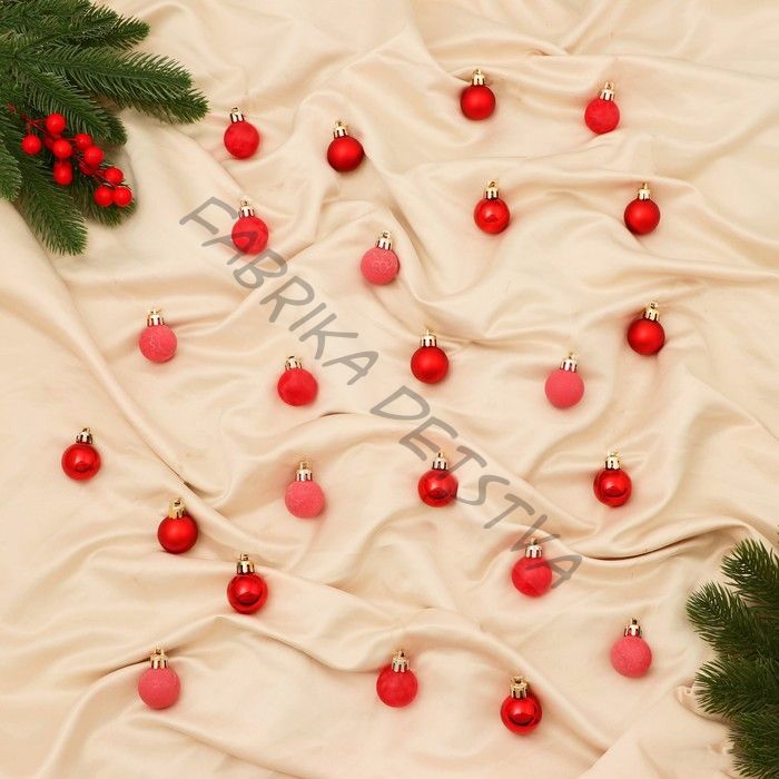 Ёлочные игрушки «Традиция», шары новогодние, d=3 см, набор 24 шт., треск, красный