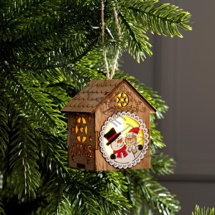 Ёлочная игрушка «Домик со снеговиками», 8х7х5.5 см, от батареек, свечение тёплое белое