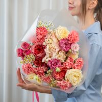 Сборный с пионовидной розой