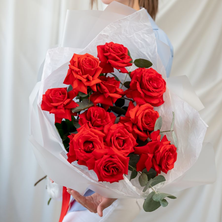 11 Французских роз с эвкалиптом (сорт Нина)