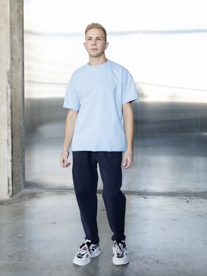 Брюки с защипами графит