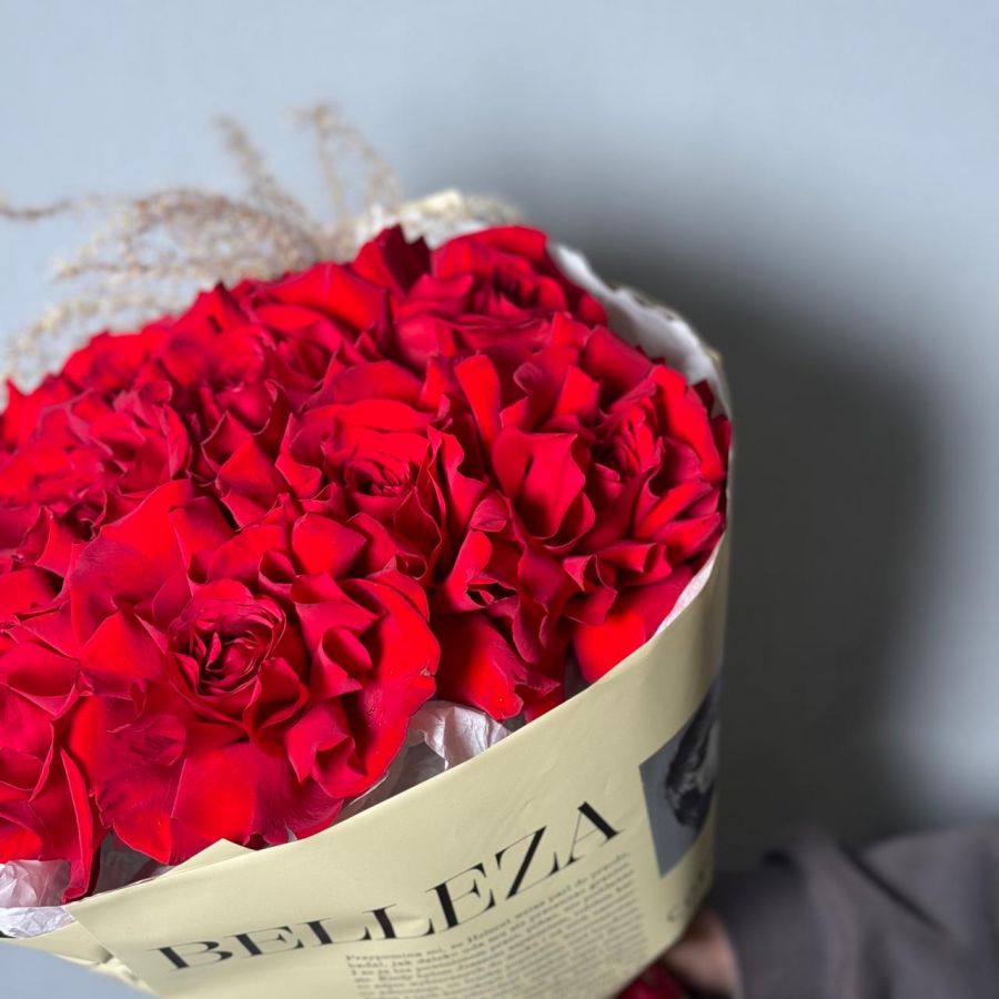 11 красных французских роз