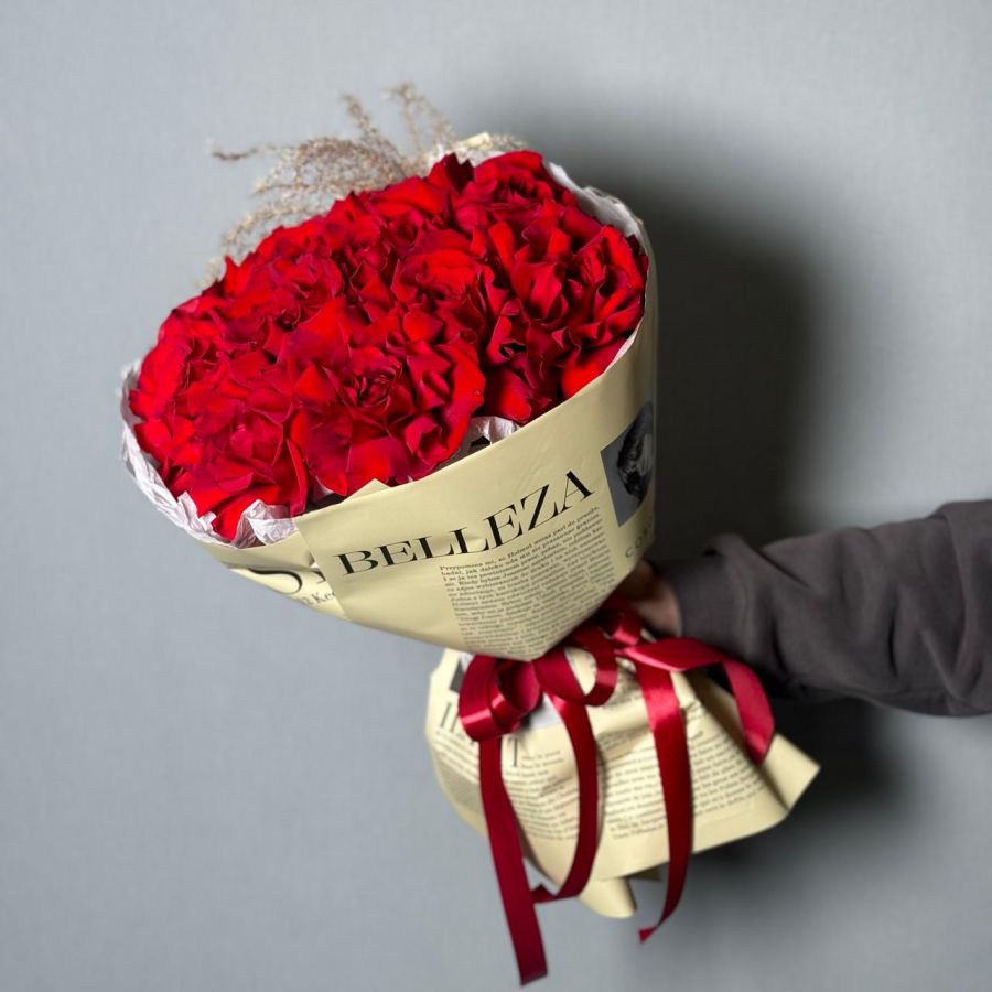 11 красных французских роз