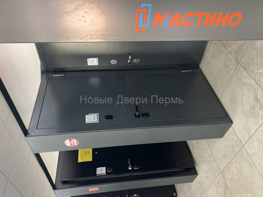 Гранд Geo 70 мм Антик серебро Шагрень белая входная дверь