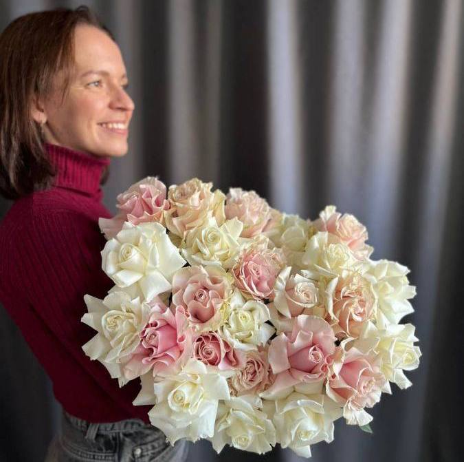 Роскошный букет из французских роз 25 шт