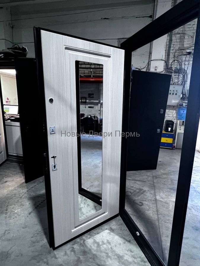 Престиж Нэо 70 входная дверь с зеркалом