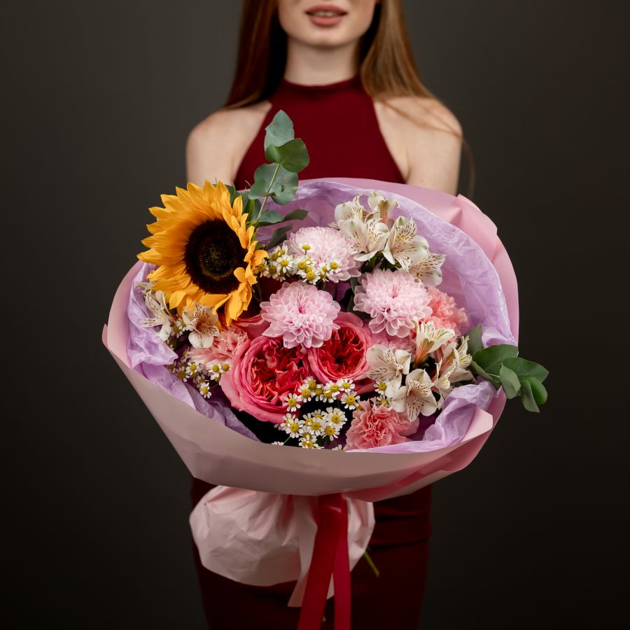 Букет с подсолнухом