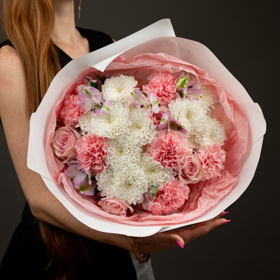 Сборный нежный букет (размер М)