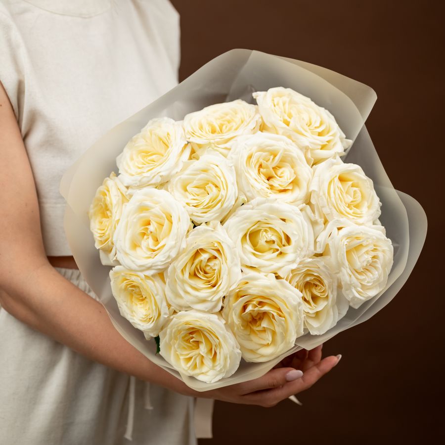15 пионовидных роз (сорт Кендл Лайт)
