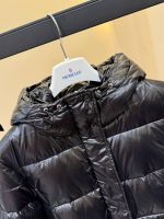 Пуховик женский MONCLER